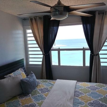 Breezy Beachfront Property With View Of Paradise Luquillo Exterior foto